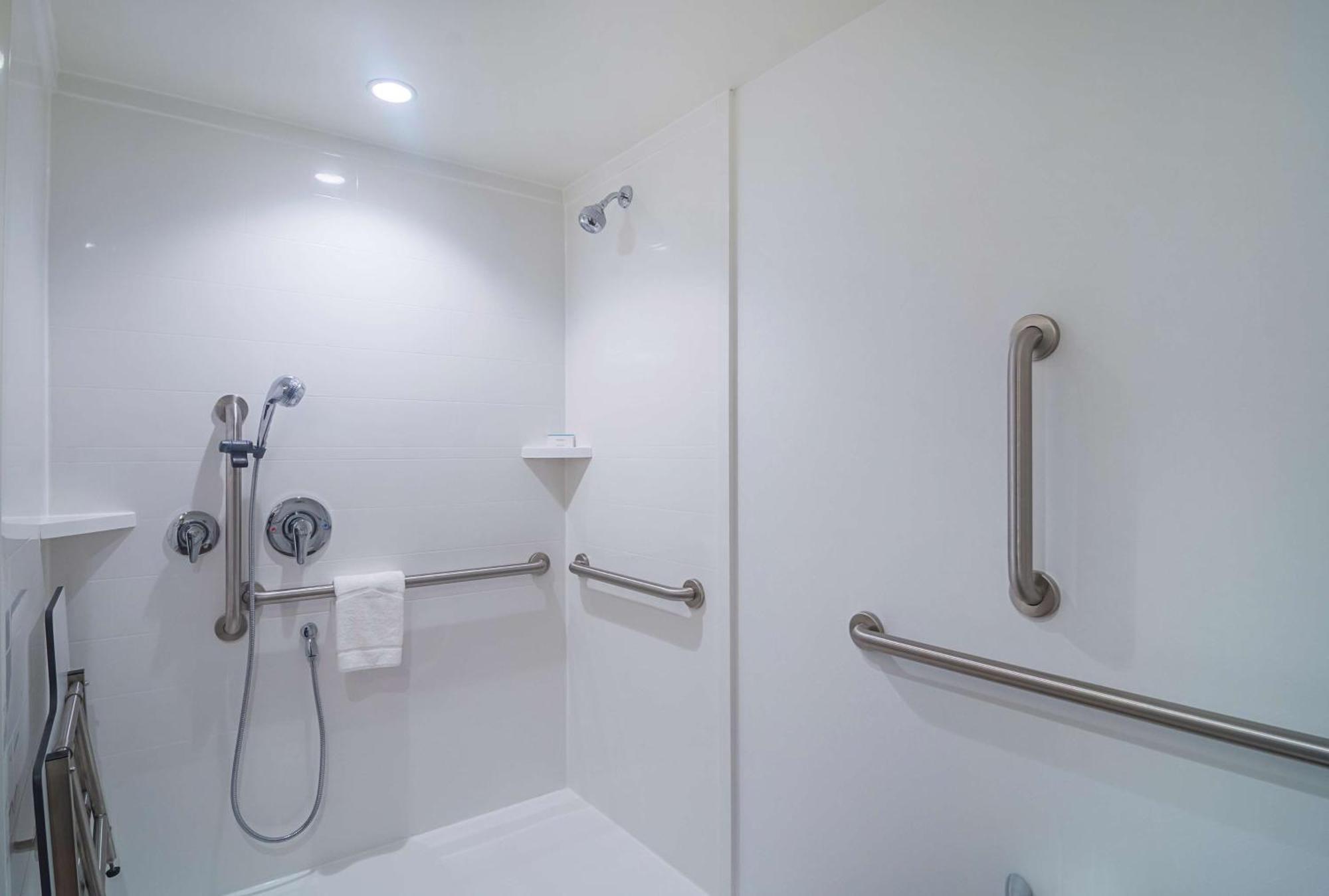 Hampton Inn Chicago North-Loyola Station, Il מראה חיצוני תמונה