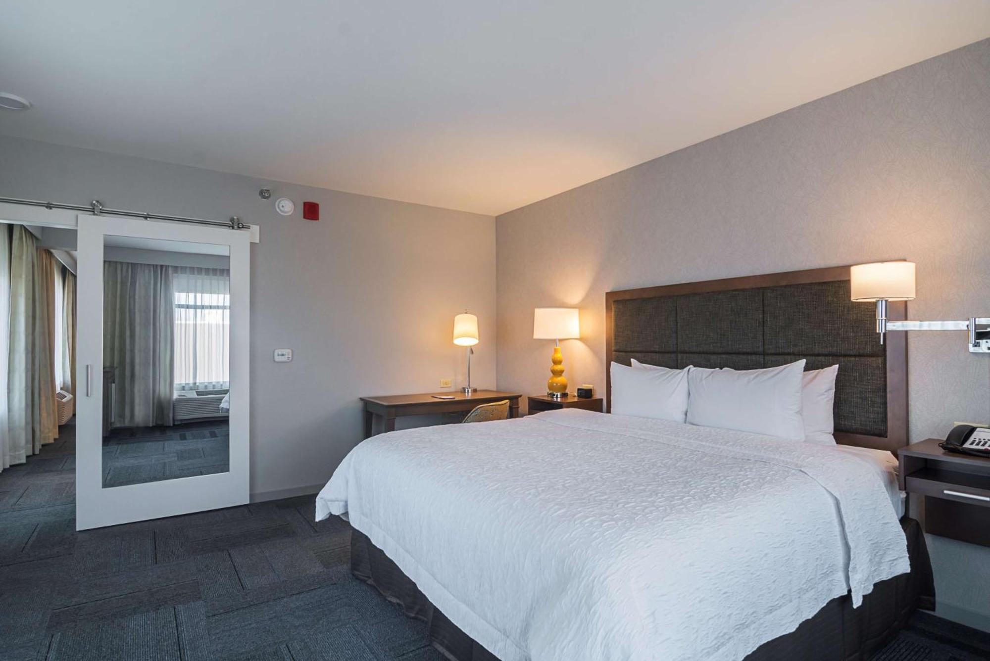 Hampton Inn Chicago North-Loyola Station, Il מראה חיצוני תמונה